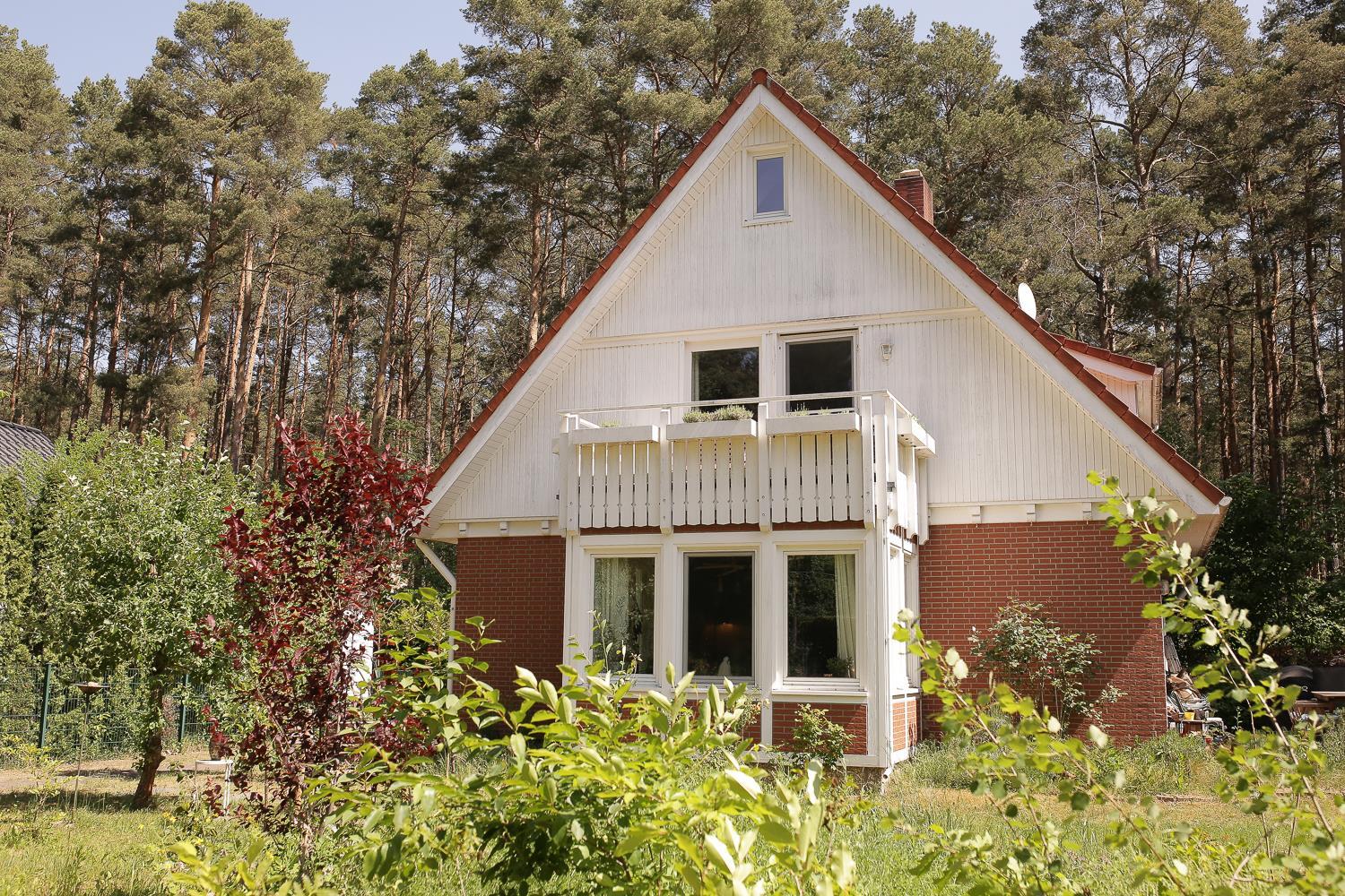 EINFAMILIENHAUS in Beelitz - Viel Platz für eine oder zwei Familien mit viel Natur